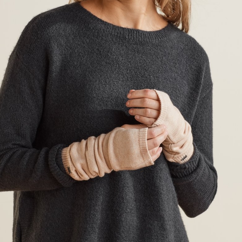 NWT UpWest Keep Cozy Fingerless Gloves